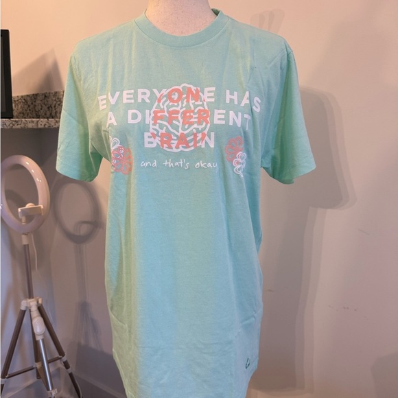 URBAN OUTFITTERS | Cute Graphic Tee Medium - Picture 1 of 5